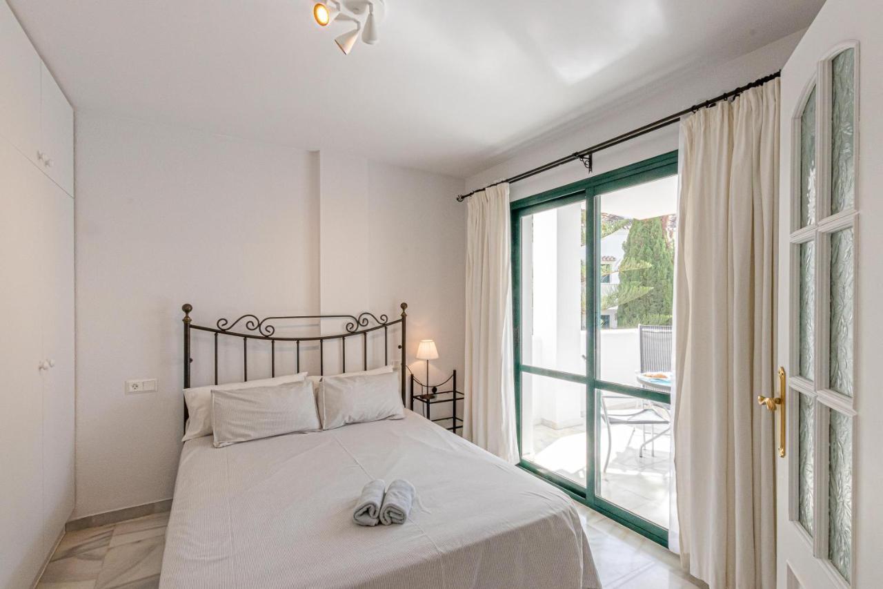 797 Holiday Rentals - Apartamento Frente Al Parque La Paloma Con Piscina بينالماذينا المظهر الخارجي الصورة