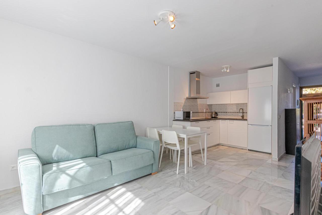 797 Holiday Rentals - Apartamento Frente Al Parque La Paloma Con Piscina بينالماذينا المظهر الخارجي الصورة