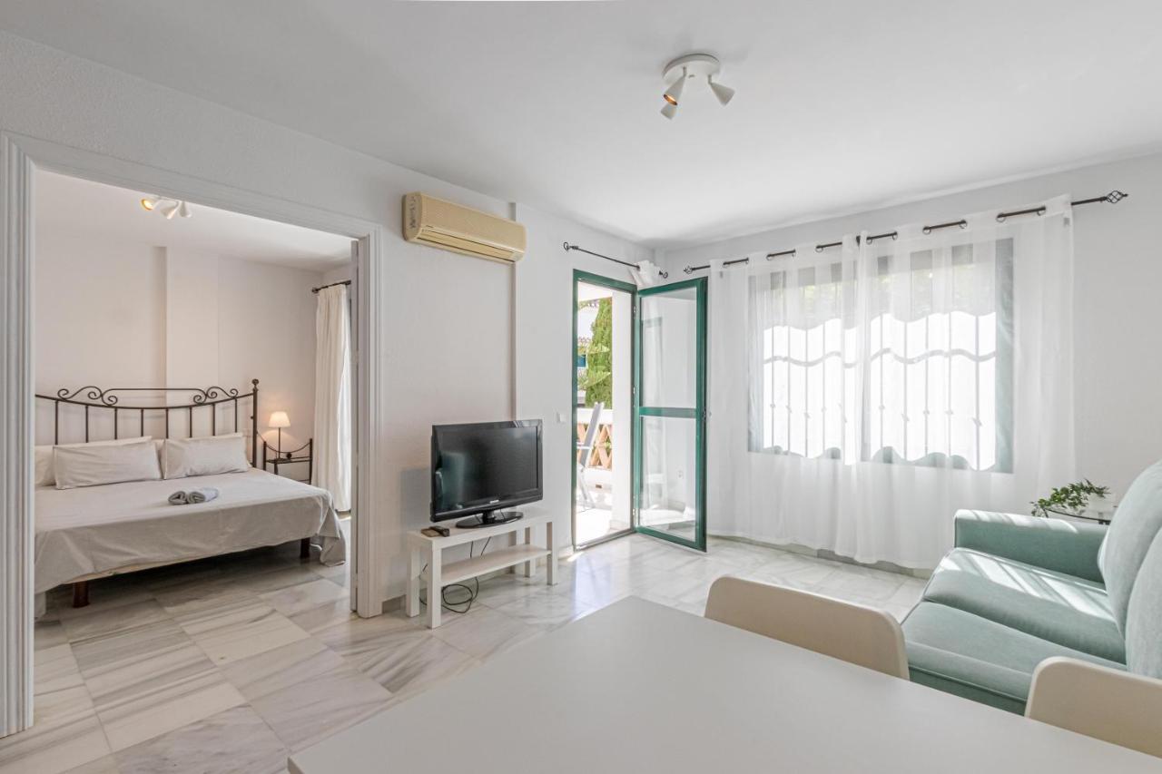 797 Holiday Rentals - Apartamento Frente Al Parque La Paloma Con Piscina بينالماذينا المظهر الخارجي الصورة
