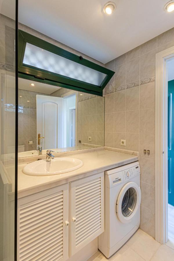797 Holiday Rentals - Apartamento Frente Al Parque La Paloma Con Piscina بينالماذينا المظهر الخارجي الصورة