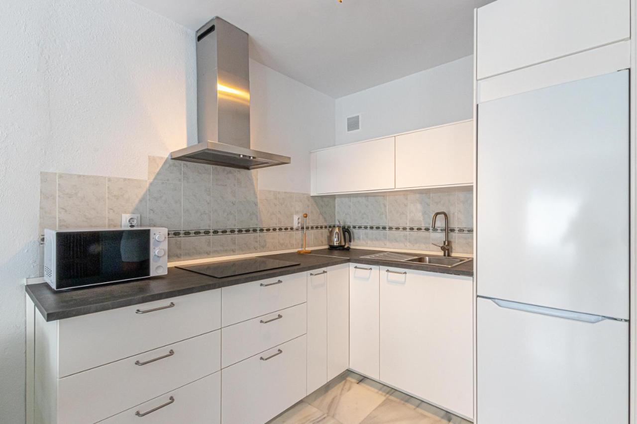 797 Holiday Rentals - Apartamento Frente Al Parque La Paloma Con Piscina بينالماذينا المظهر الخارجي الصورة