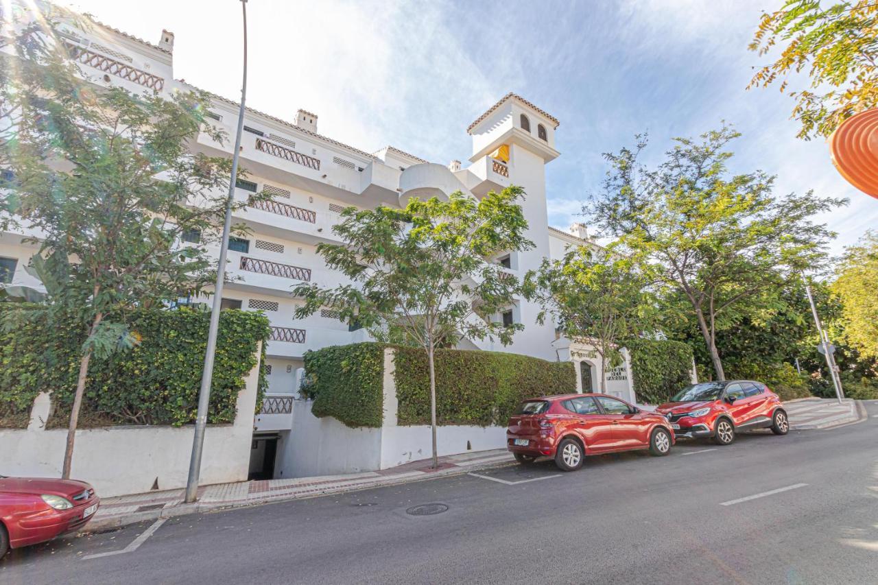 797 Holiday Rentals - Apartamento Frente Al Parque La Paloma Con Piscina بينالماذينا المظهر الخارجي الصورة